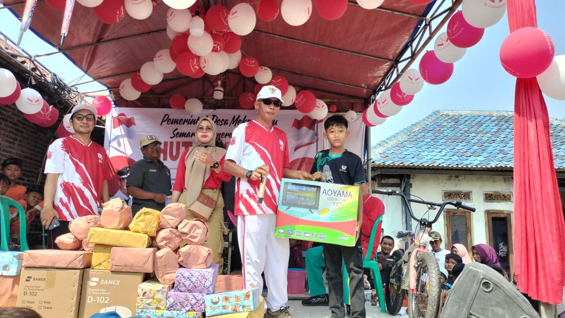 Kepala Desa Sujai Pimpin Langsung Gerak Jalan Bersama Ribuan Masyarakat Mekar Baru