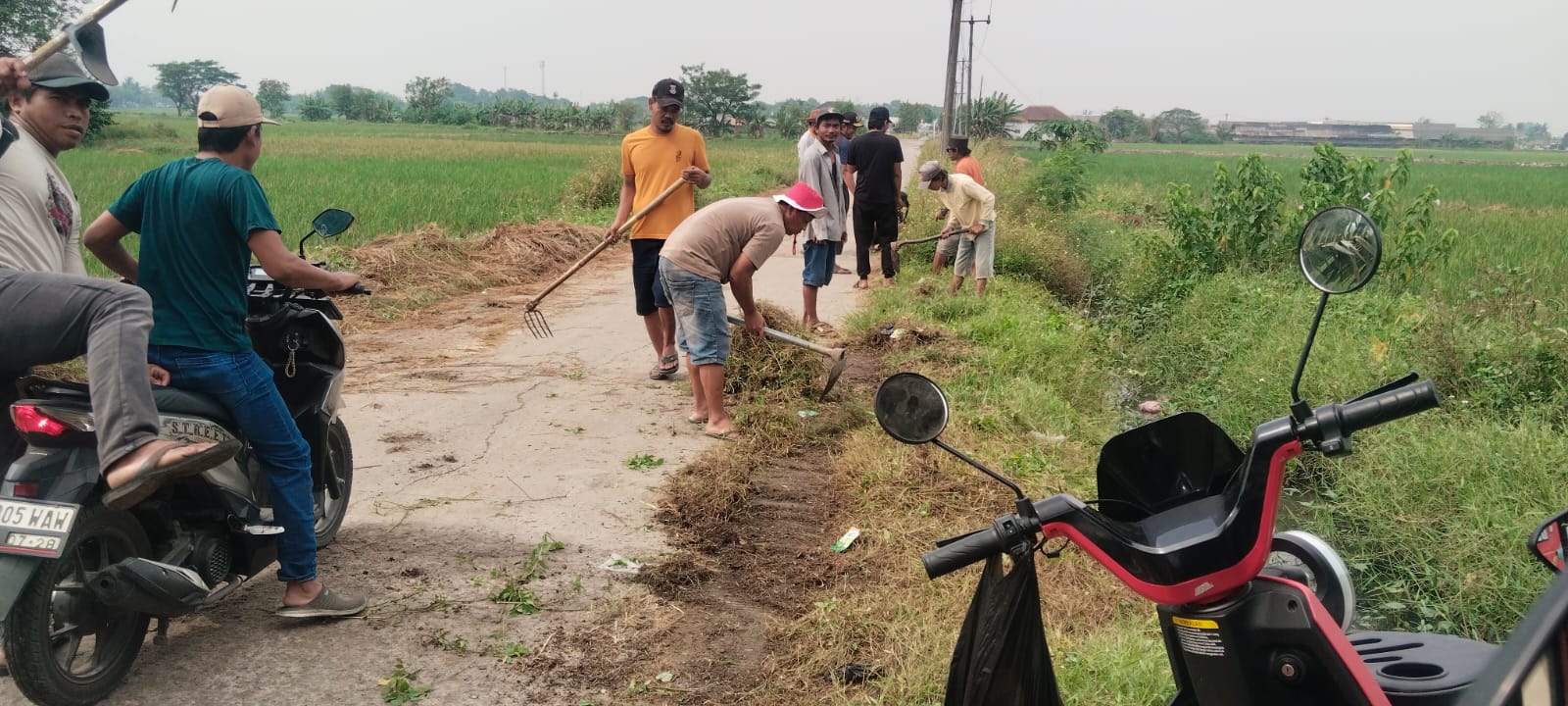 Desa Mekar Baru Ramaikan World Cleanup Day 2025, Sujai Tekankan Nilai Kebersamaan